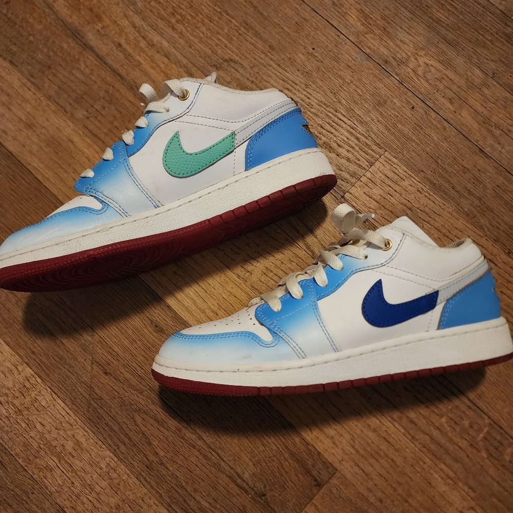 Air Jordan 1 Low SE Blue Gradient